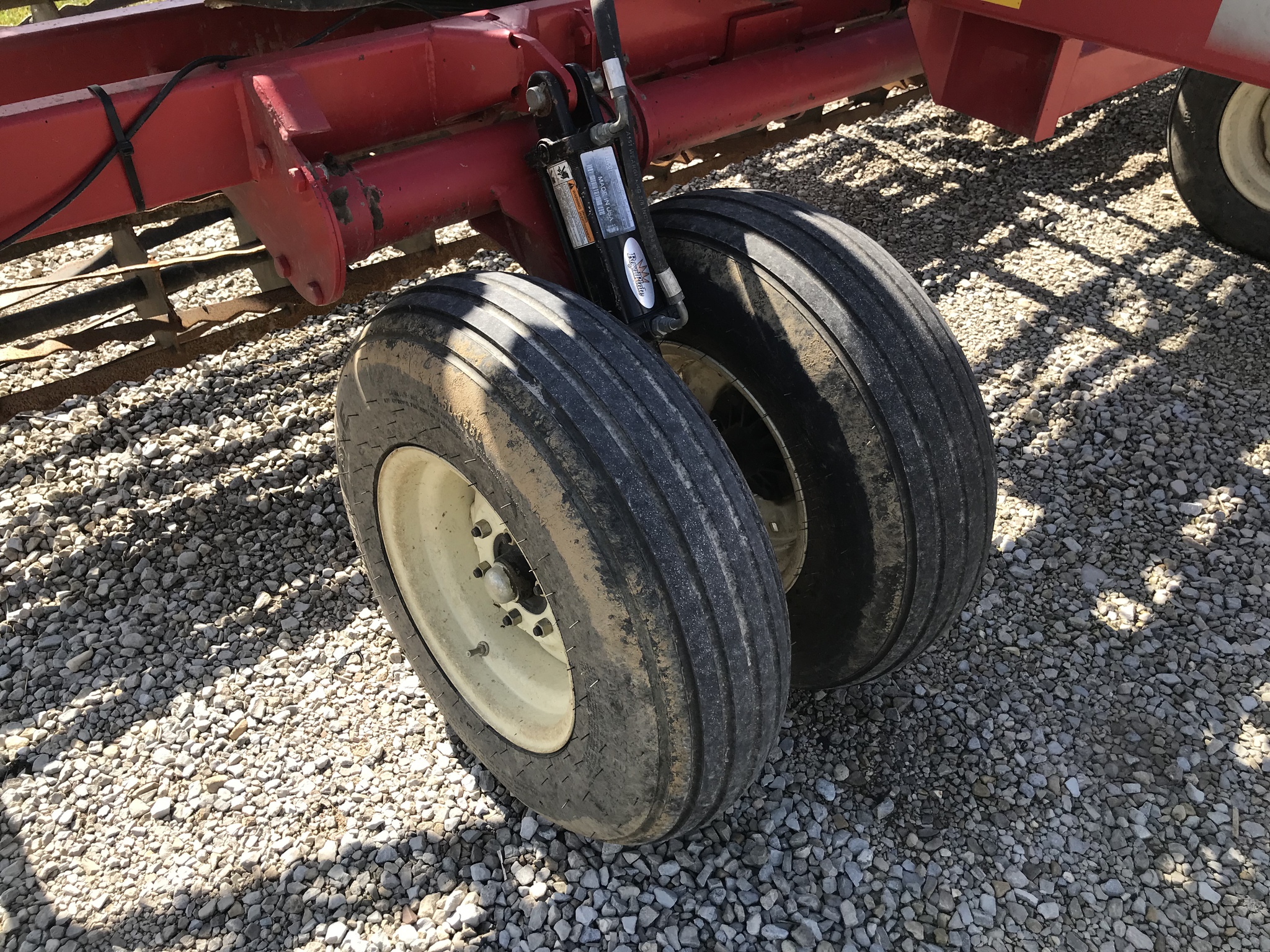 2020 Unverferth 1245-33 Image 5