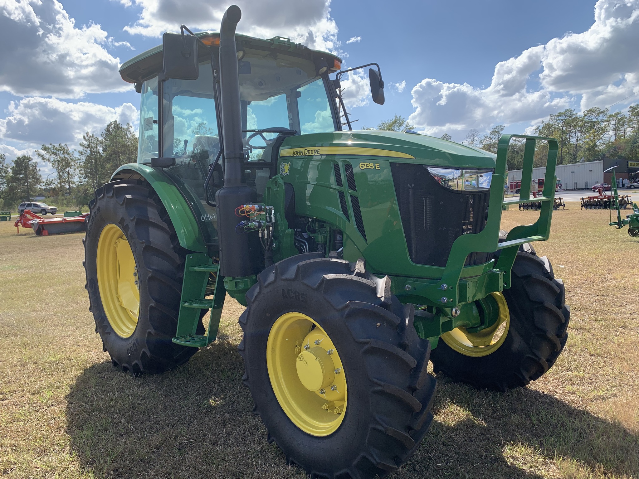 2025 John Deere 6135E Image 2