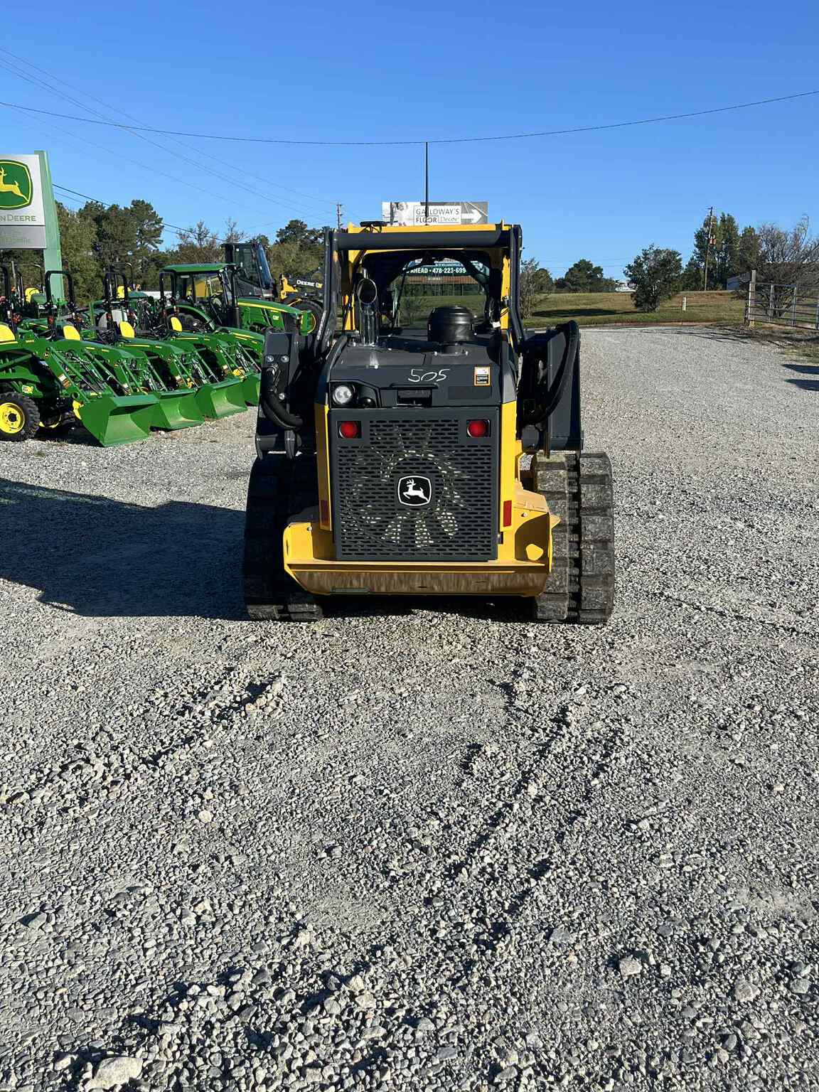 John Deere 325G Image 3
