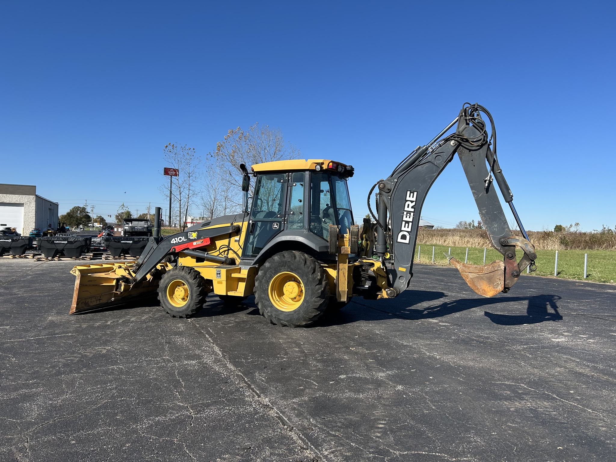 2020 John Deere 410L Image 2