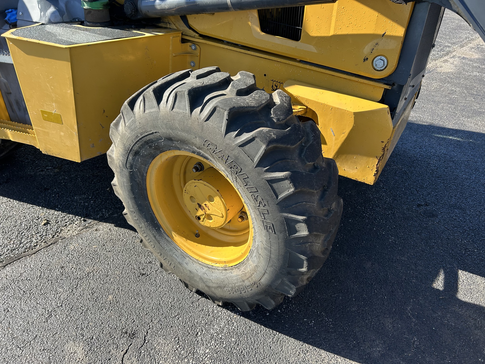 2020 John Deere 410L Image 6