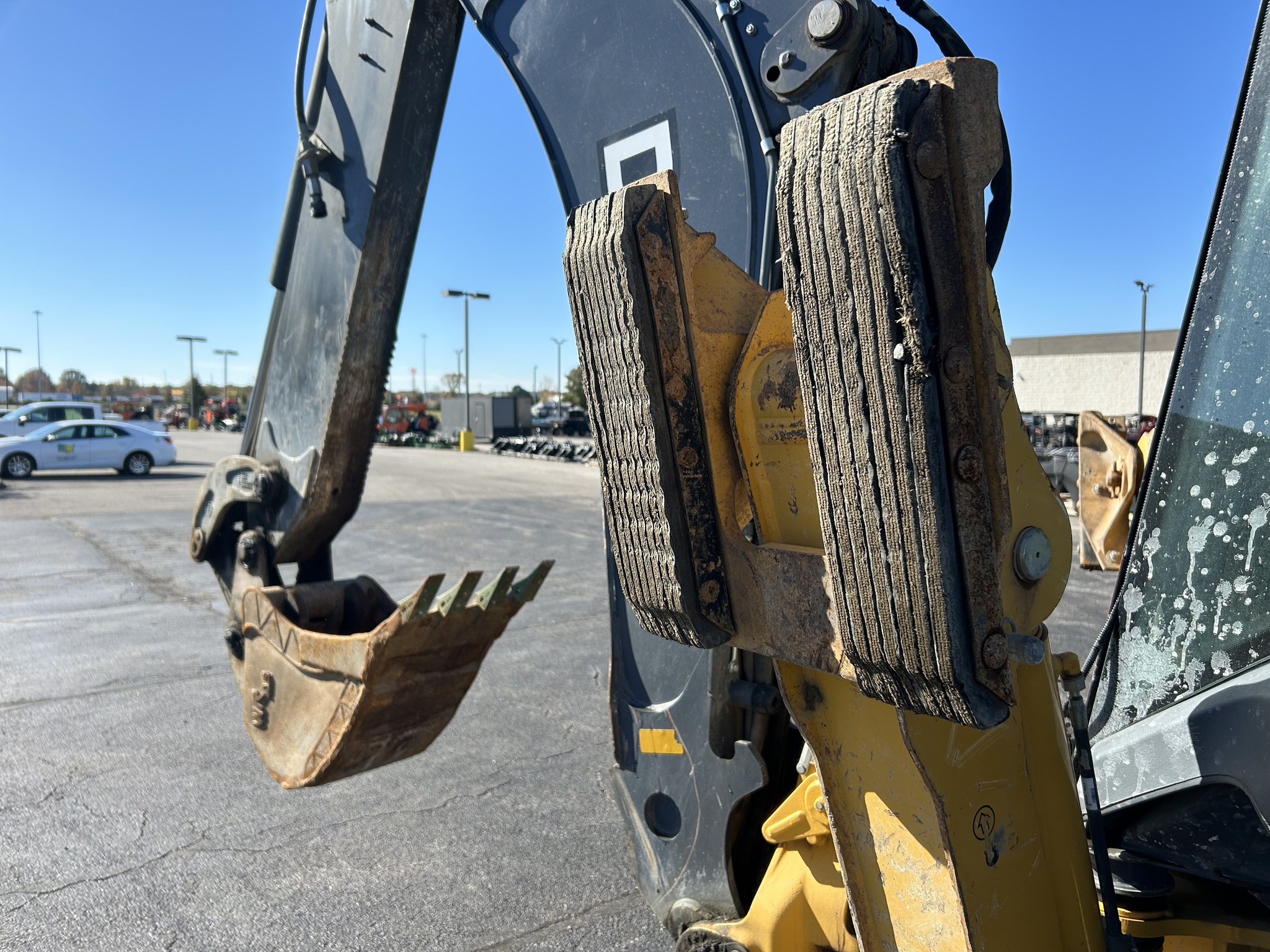 2020 John Deere 410L Image 8