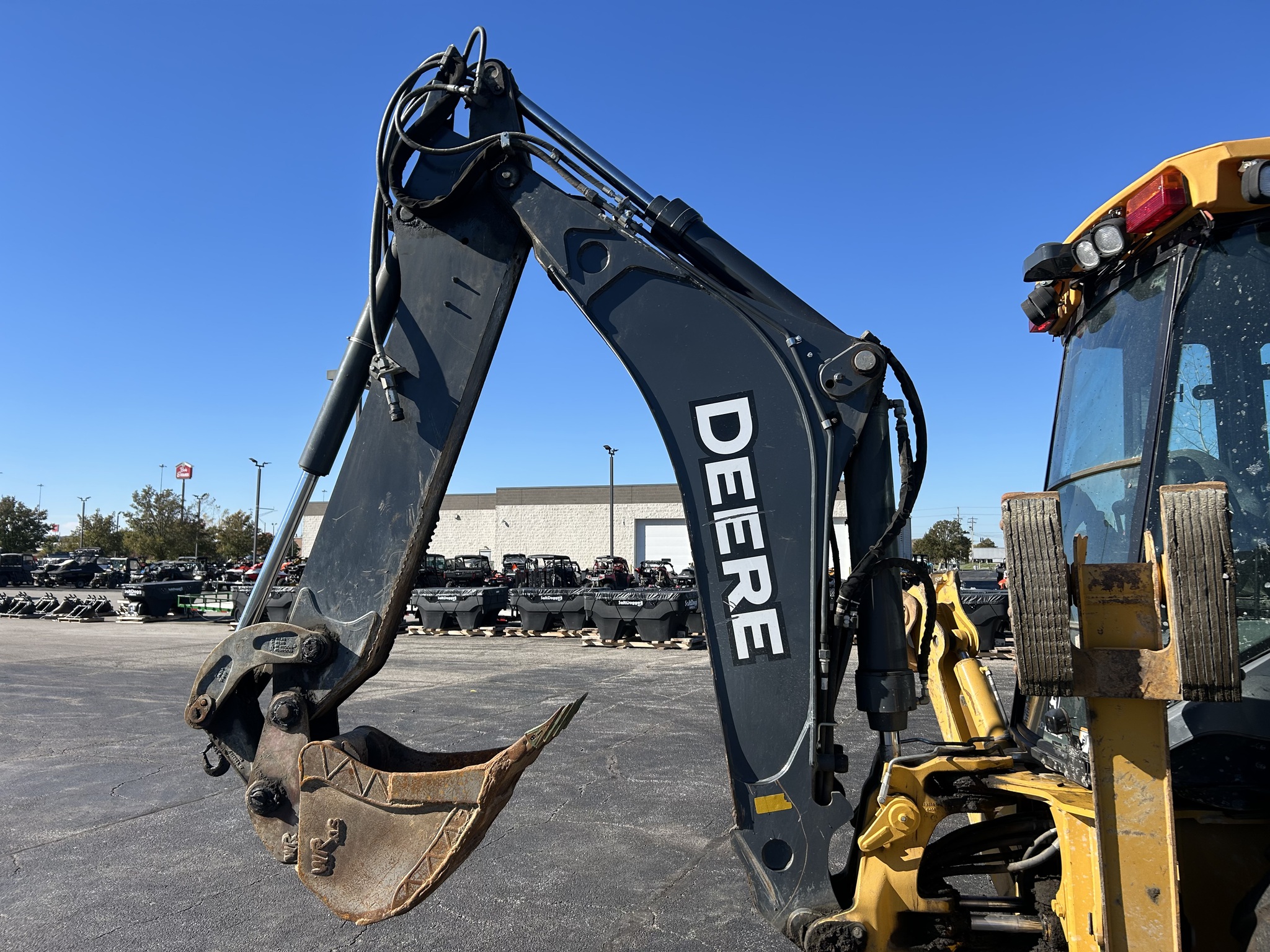 2020 John Deere 410L Image 9