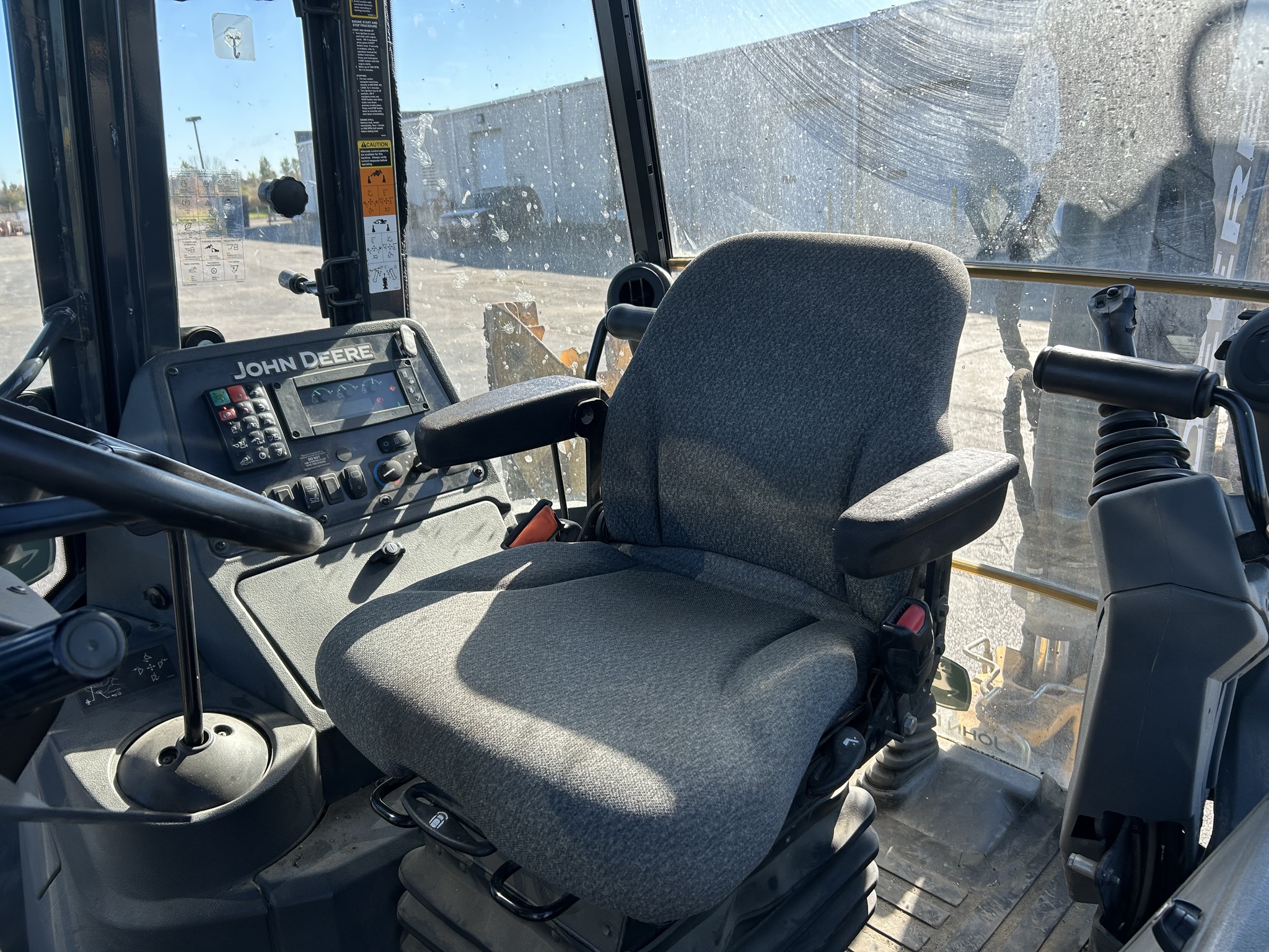 2020 John Deere 410L Image 14