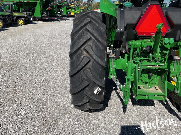 Photo of 2024 John Deere 5067E