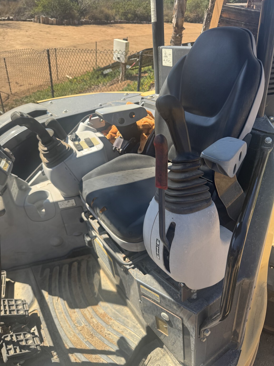 2018 John Deere 50G Image 9