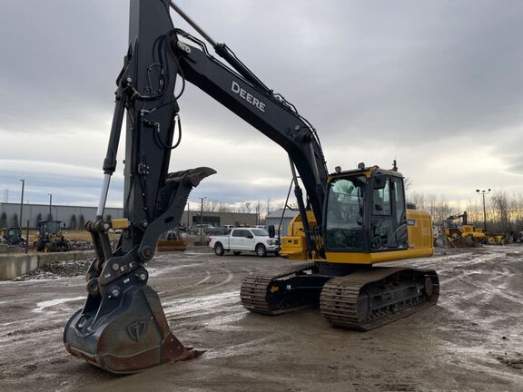 Photo of a 2022 John Deere 160GLC