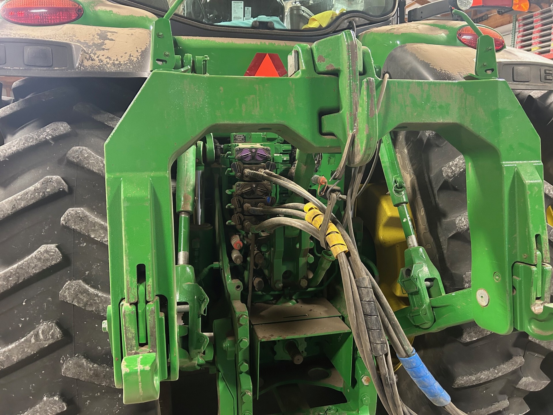 2018 John Deere 8345R Image 9