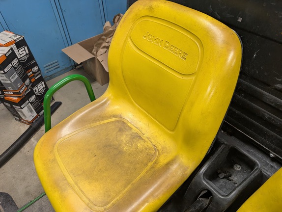 2014 John Deere TX 4X2 - Photo12