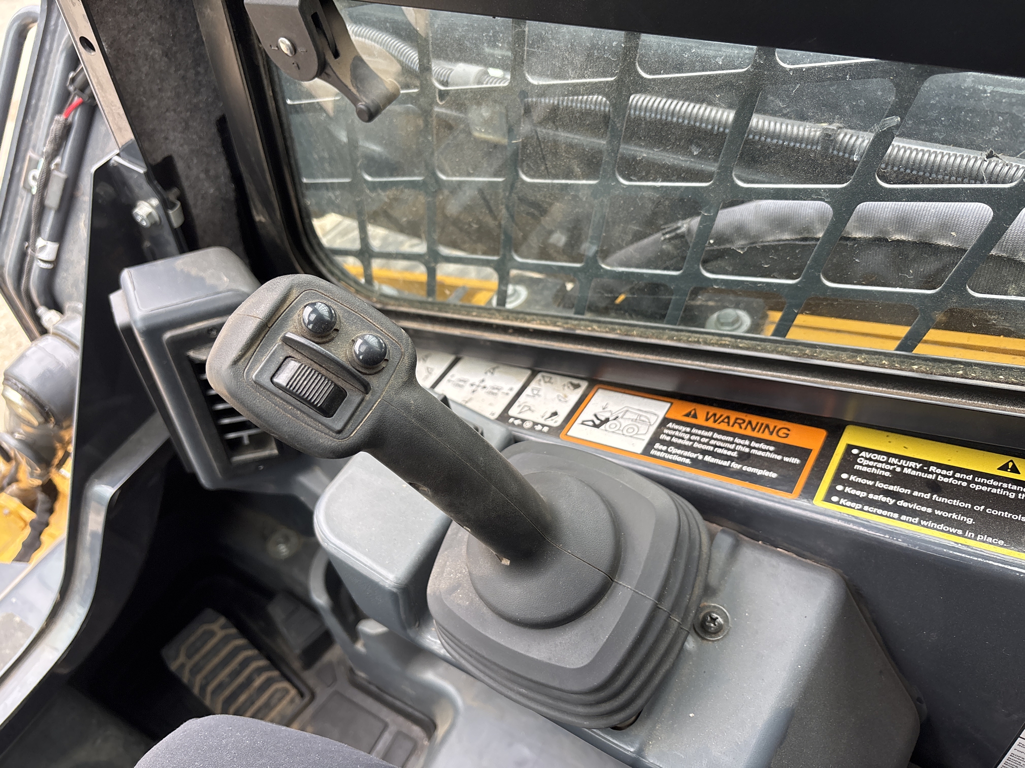 Used 2023 John Deere 324G Skid Steer Loaders at Koenig Equipment in Urbana, OH - PhotoXL11