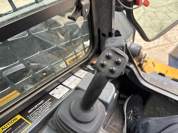 Used 2023 John Deere 324G Skid Steer Loaders at Koenig Equipment in Urbana, OH - Photo12