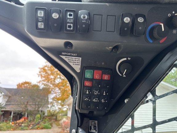 Used 2023 John Deere 324G Skid Steer Loaders at Koenig Equipment in Urbana, OH - Photo10