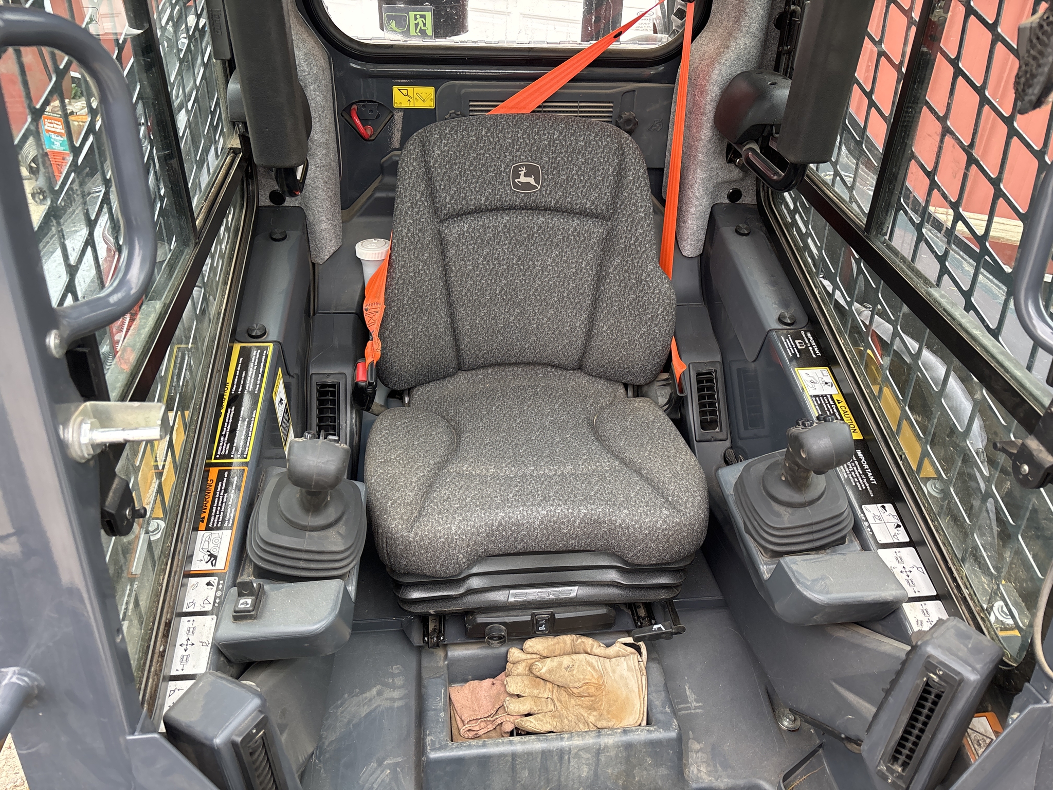 Used 2023 John Deere 324G Skid Steer Loaders at Koenig Equipment in Urbana, OH - PhotoXL9