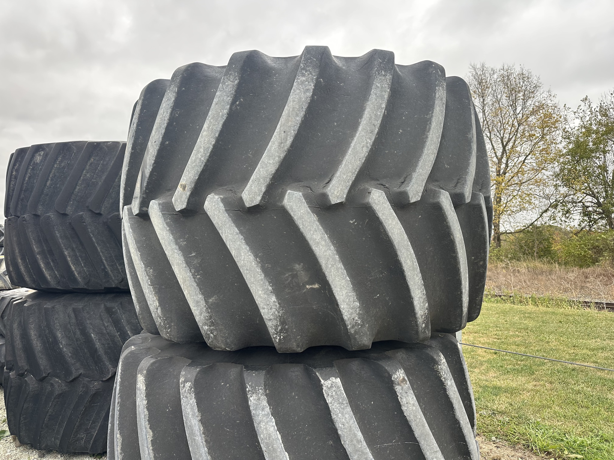 Firestone 76/50R32 Image 3