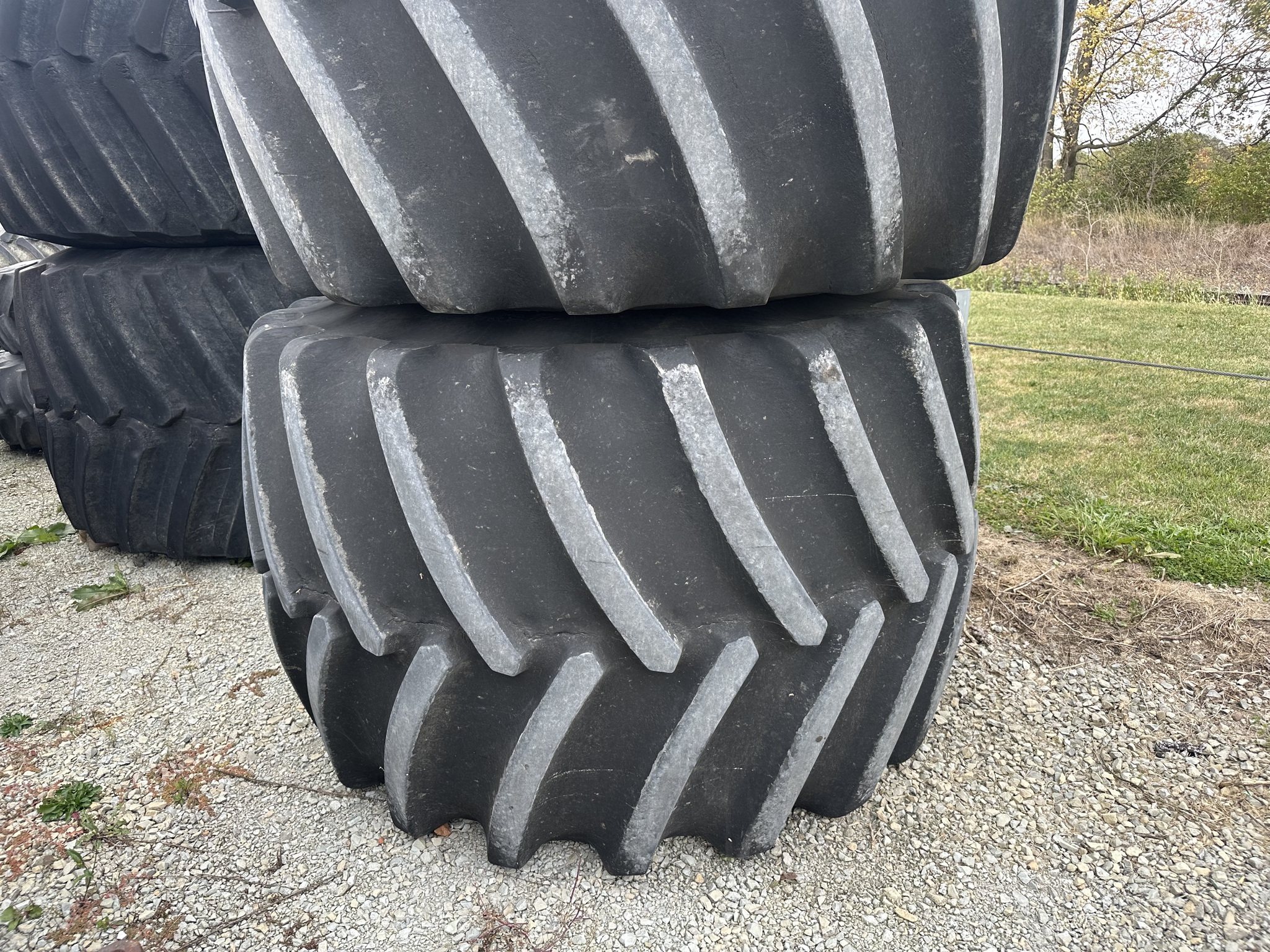 Firestone 76/50R32 Image 2