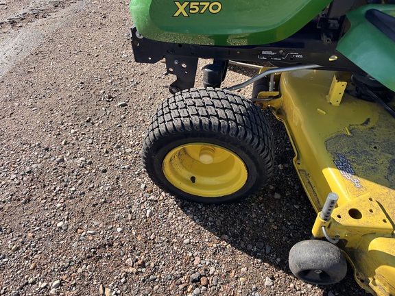 2022 John Deere X570 - Photo9