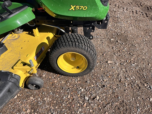 2022 John Deere X570 - Photo11