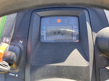 2022 John Deere X570 - Photo22