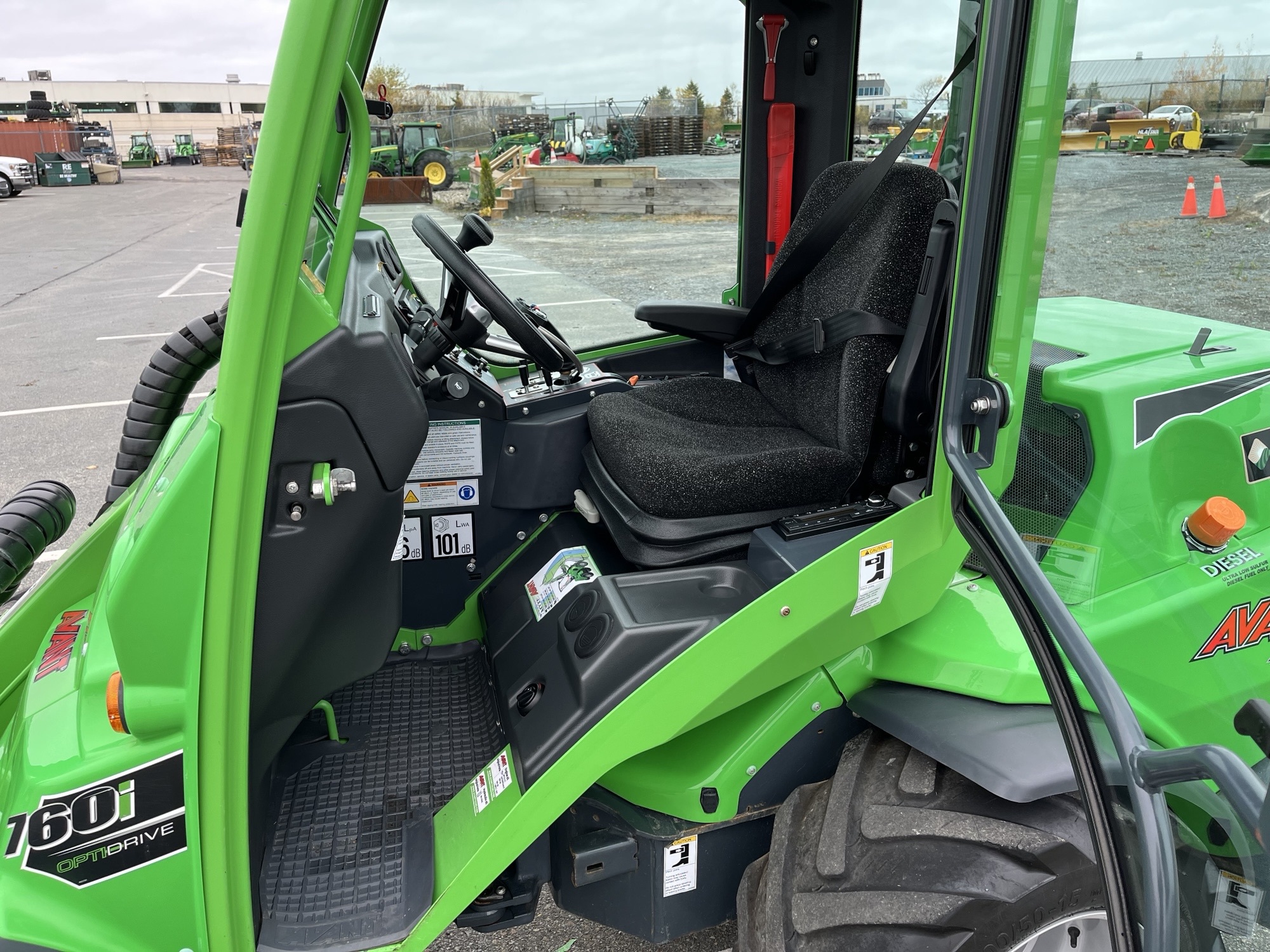 2022 Avant 760i Image 8