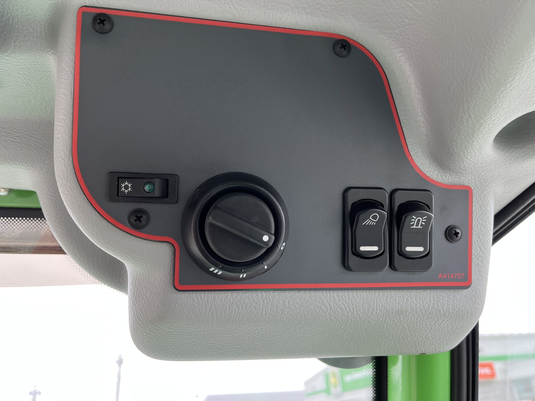 2022 Avant 760i Image 10