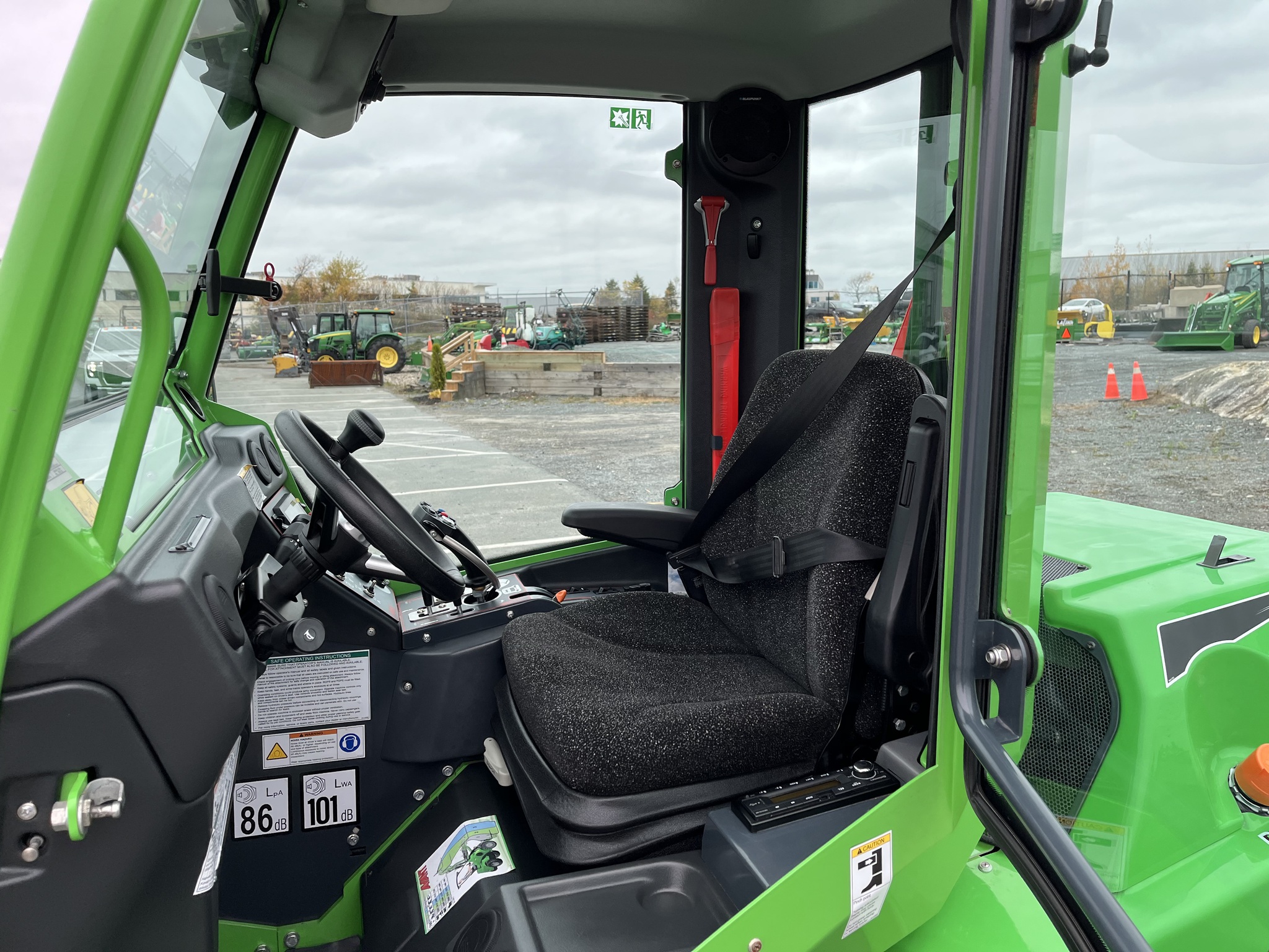 2022 Avant 760i Image 11