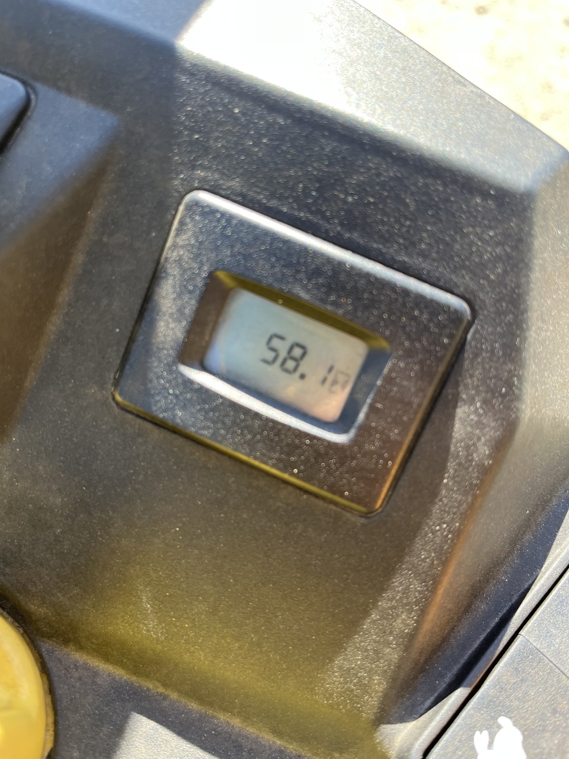 2023 John Deere Z320R Image 5