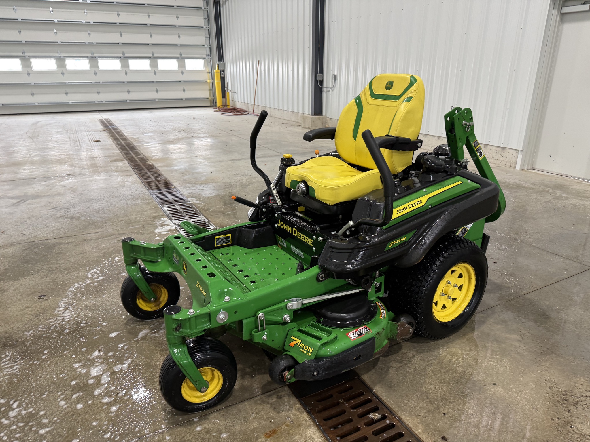 2024 John Deere Z920M Image 2
