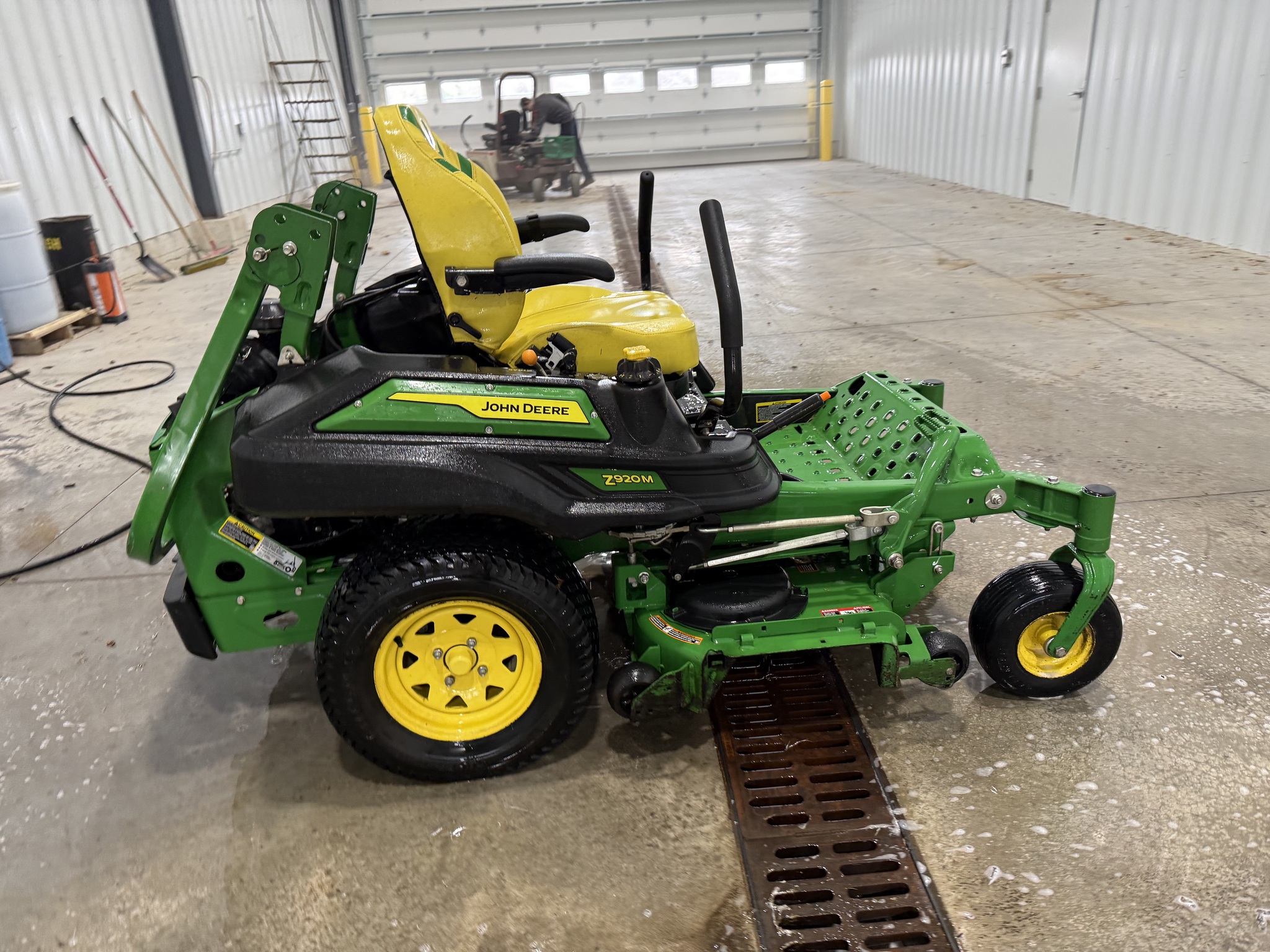 2024 John Deere Z920M Image 7
