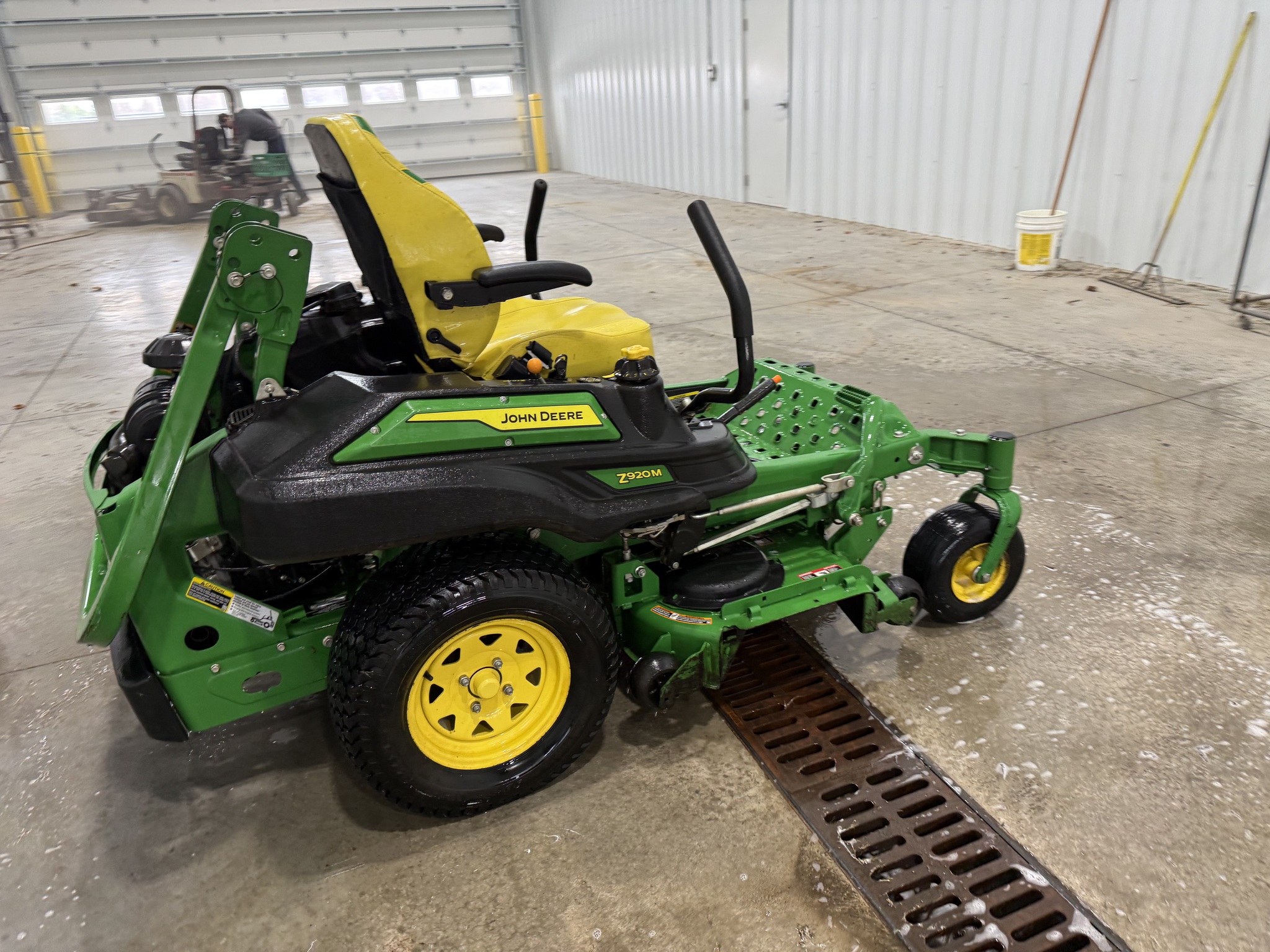2024 John Deere Z920M Image 8