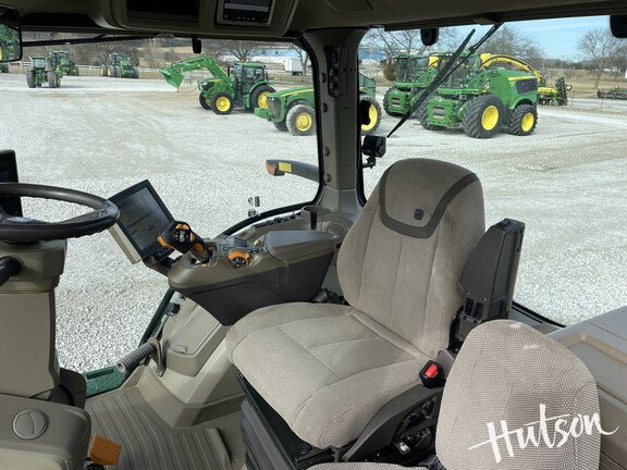 Photo of 2021 John Deere 8R 280