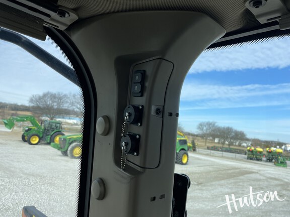 Photo of 2021 John Deere 8R 280