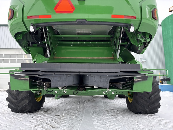 Used 2025 John Deere X9 1000 Combines at Horizon Ag & Turf in Lloydminster, AB - Photo9