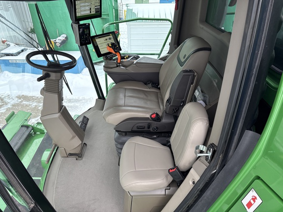 Used 2025 John Deere X9 1000 Combines at Horizon Ag & Turf in Lloydminster, AB - Photo13