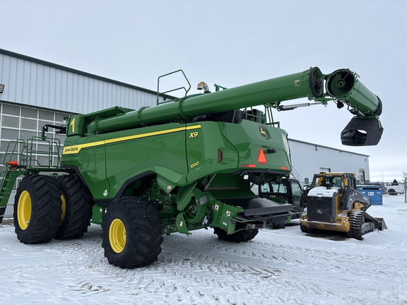 Used 2025 John Deere X9 1000 Combines at Horizon Ag & Turf in Lloydminster, AB - Photo8