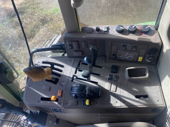 2019 John Deere 6120M Photo 2