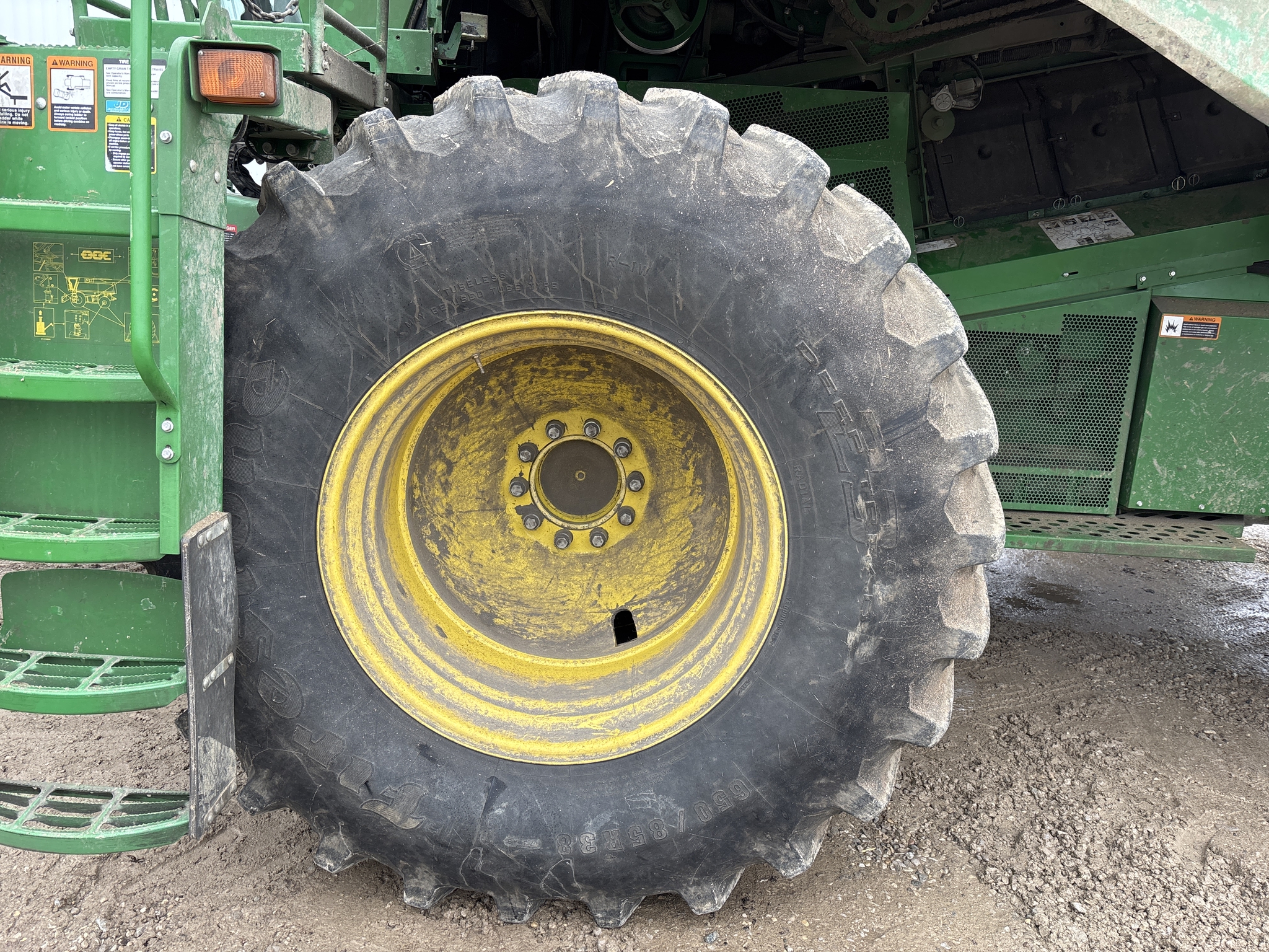 Used 2015 John Deere S680 Combines at Koenig Equipment in Anna, OH - PhotoXL14