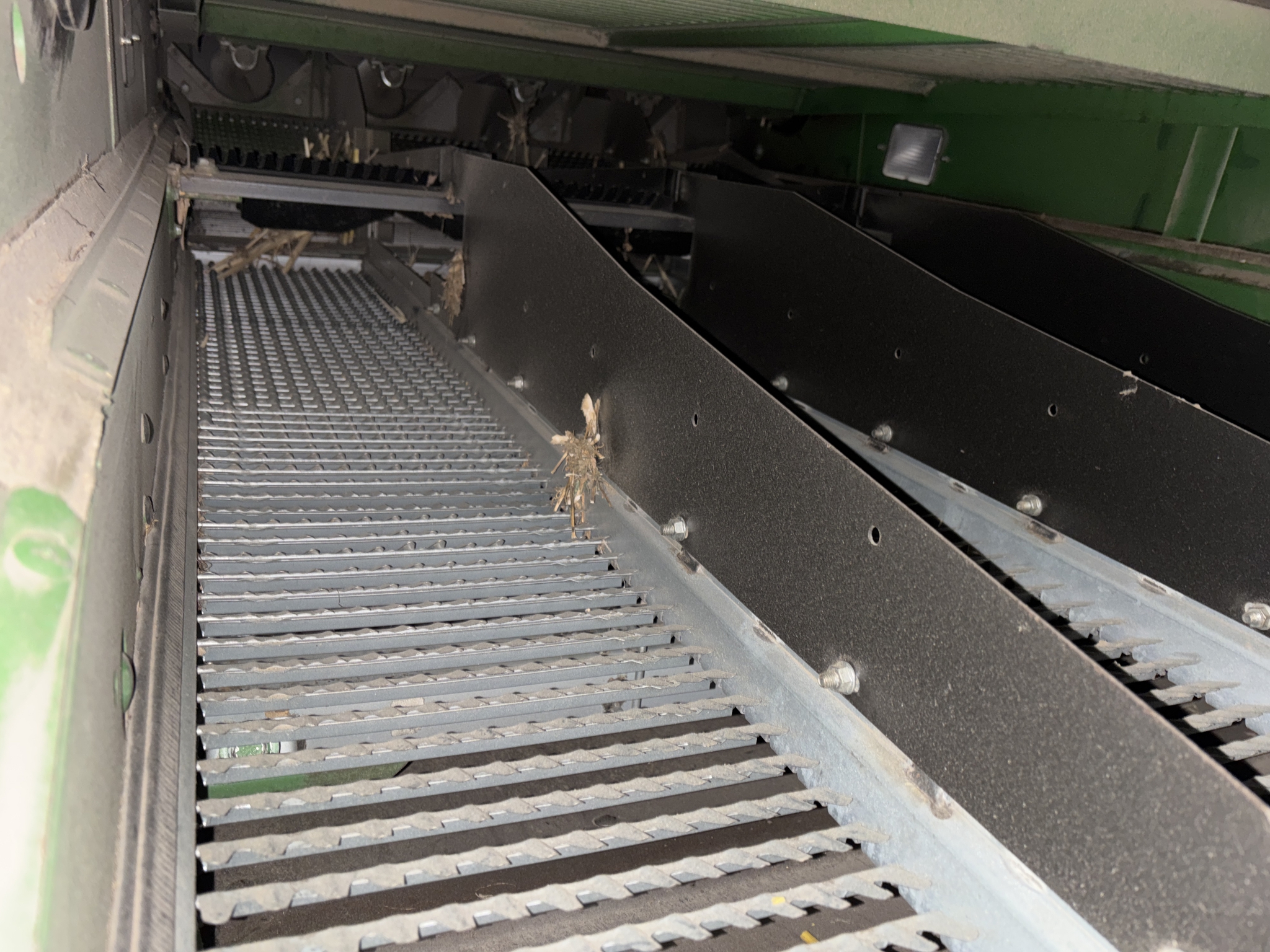 Used 2015 John Deere S680 Combines at Koenig Equipment in Anna, OH - PhotoXL20