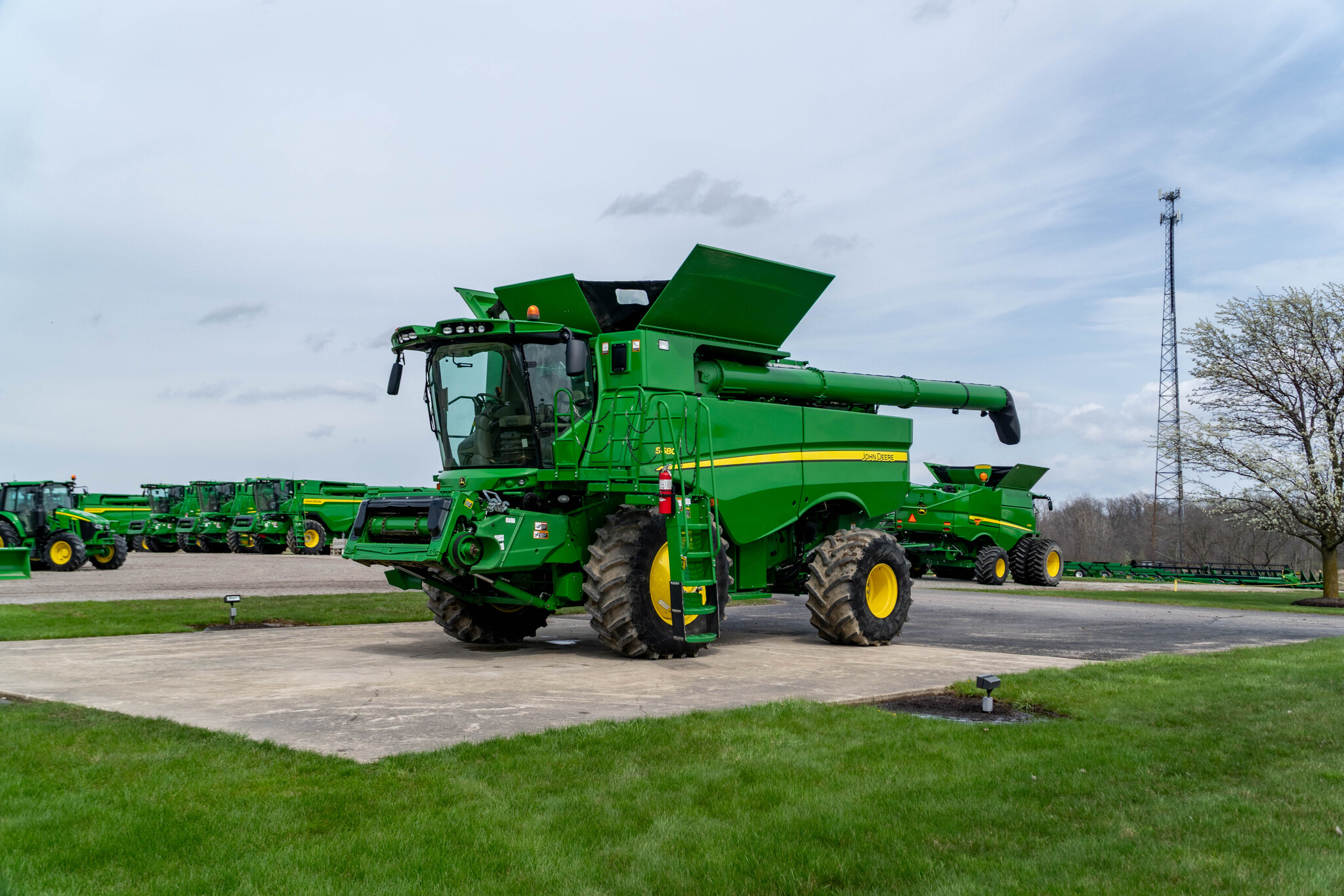 Used 2015 John Deere S680 Combines at Koenig Equipment in Anna, OH - PhotoXL0