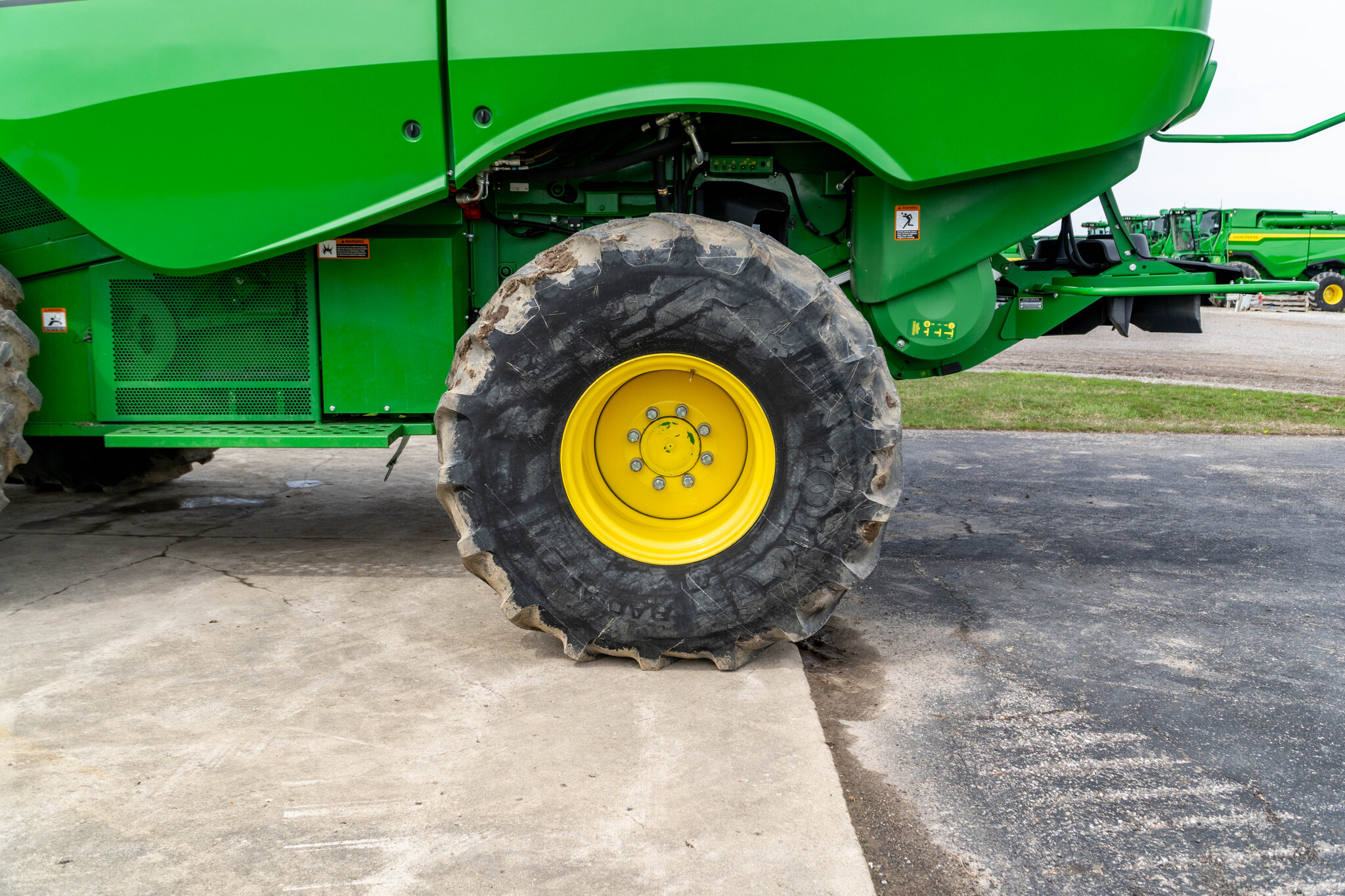 Used 2015 John Deere S680 Combines at Koenig Equipment in Anna, OH - PhotoXL9