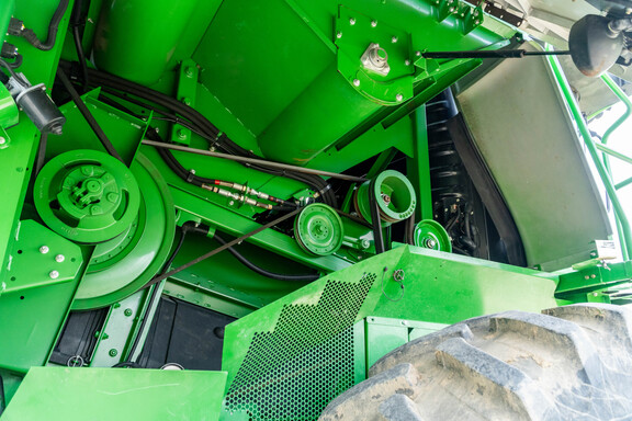 Used 2015 John Deere S680 Combines at Koenig Equipment in Anna, OH - Photo19