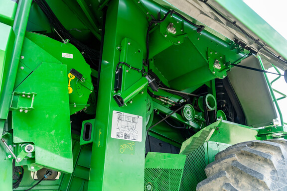 Used 2015 John Deere S680 Combines at Koenig Equipment in Anna, OH - Photo18
