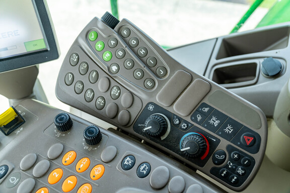 Used 2015 John Deere S680 Combines at Koenig Equipment in Anna, OH - Photo44