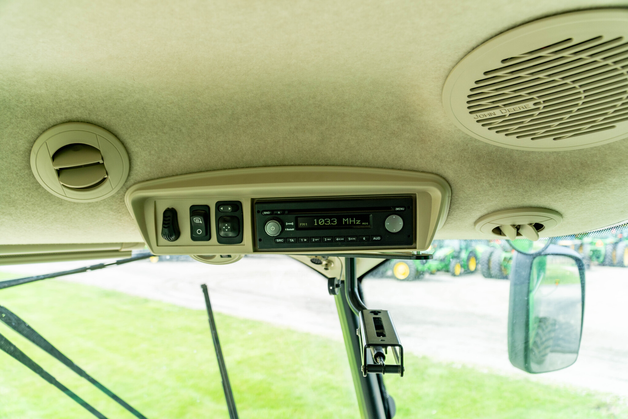 Used 2015 John Deere S680 Combines at Koenig Equipment in Anna, OH - PhotoXL47