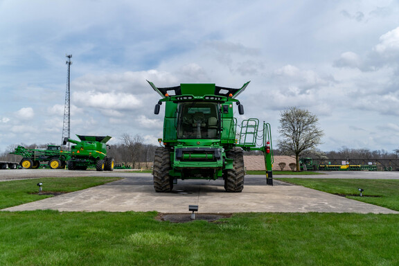 Used 2015 John Deere S680 Combines at Koenig Equipment in Anna, OH - Photo7