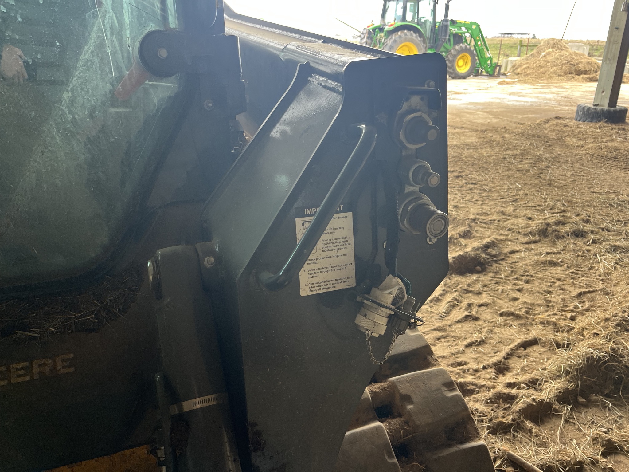 2024 John Deere 325G Image 4