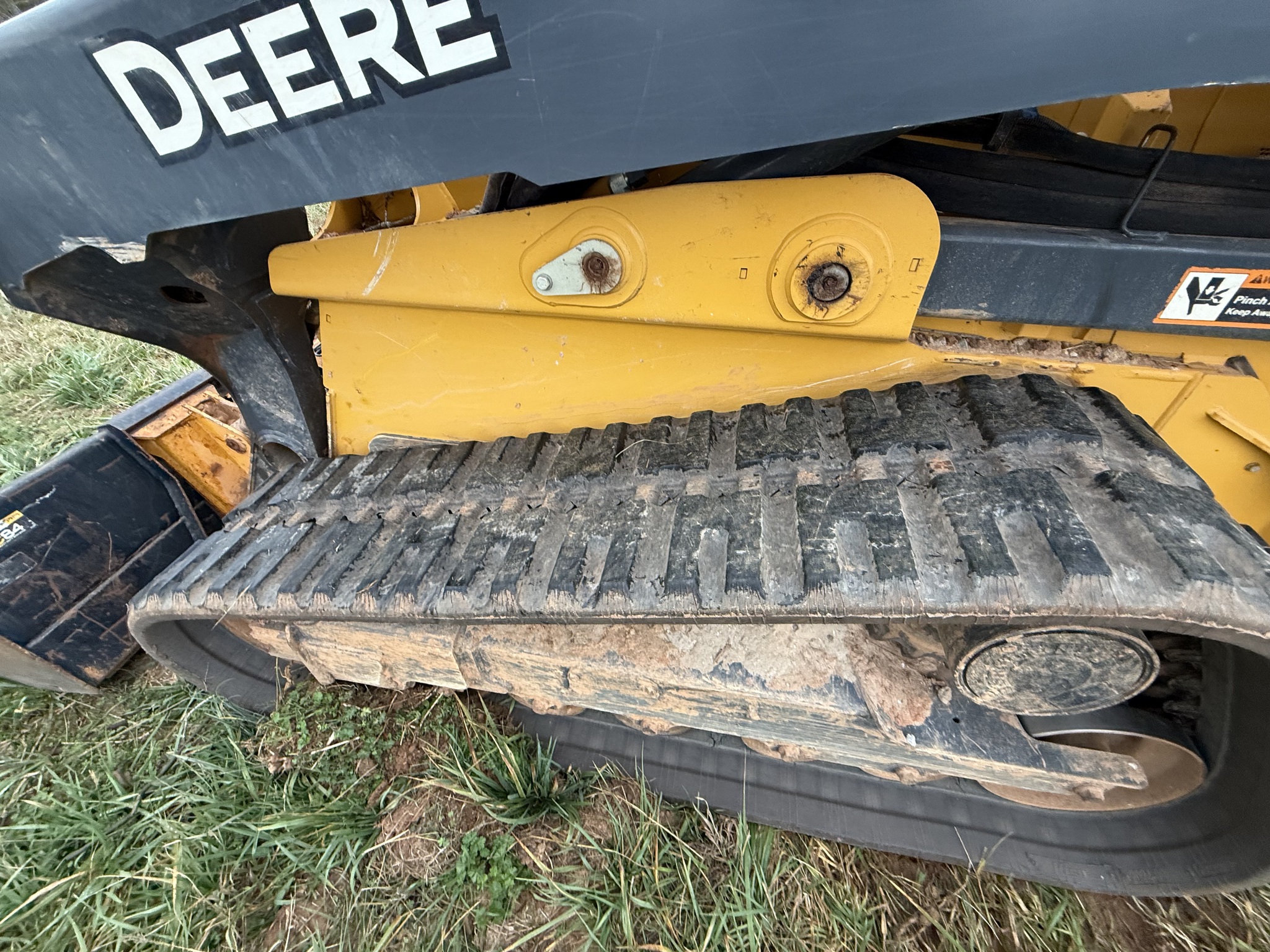 2021 John Deere 333G Image 8