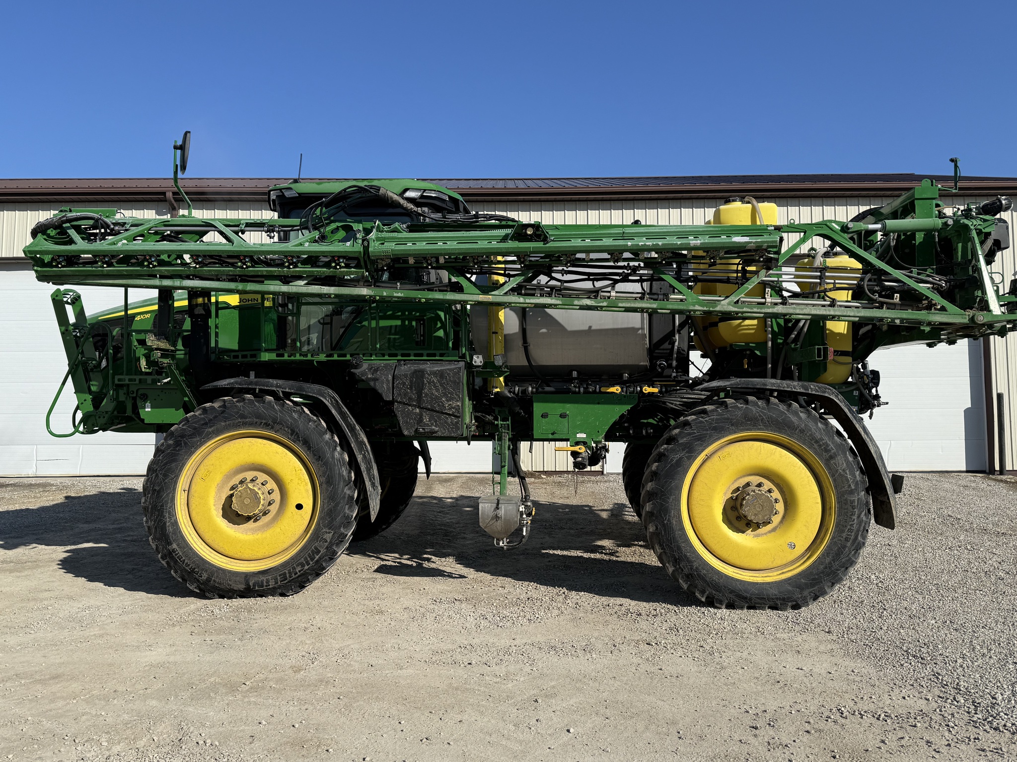 2025 John Deere 410R Image 4