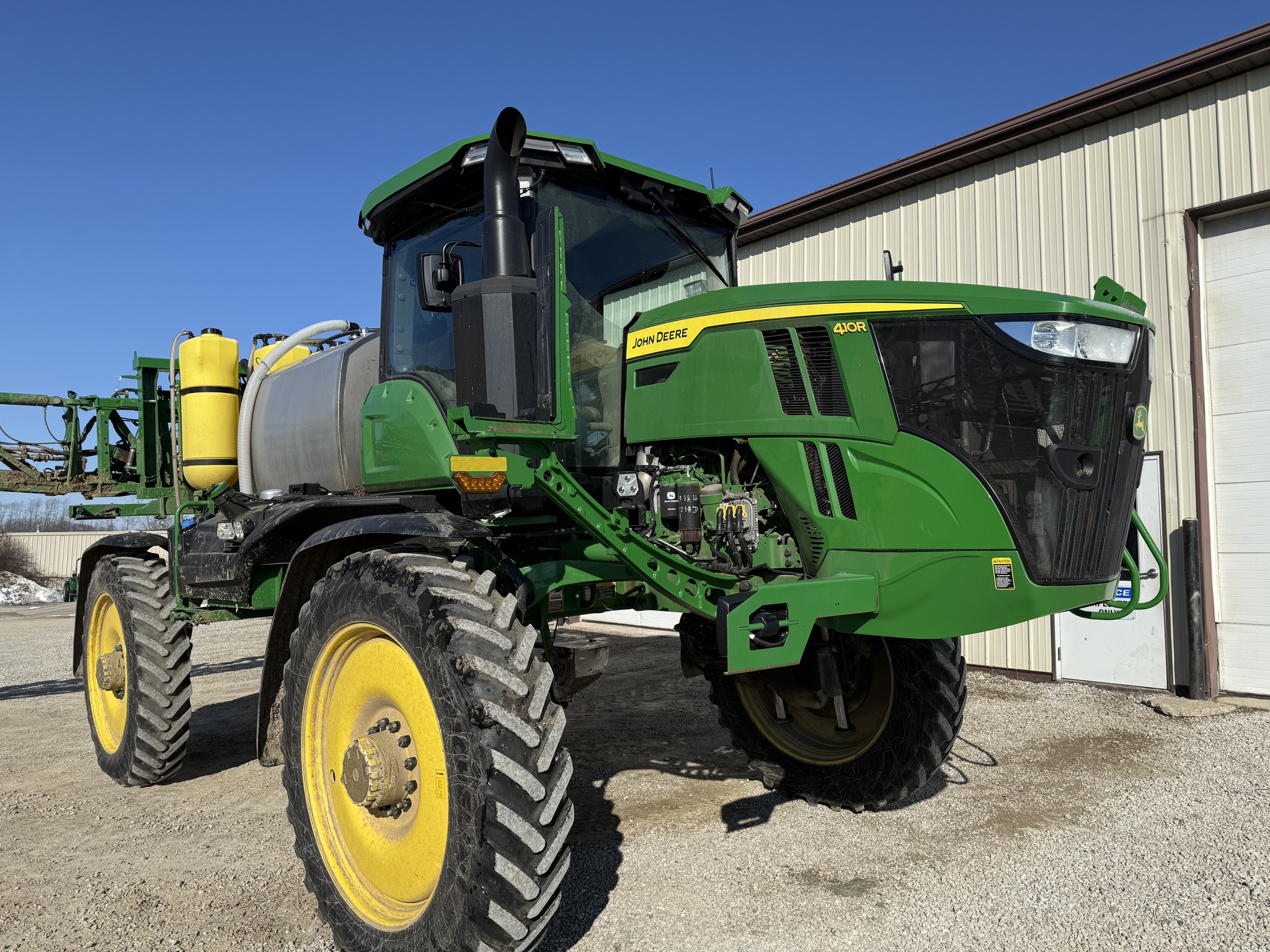 2025 John Deere 410R Image 1
