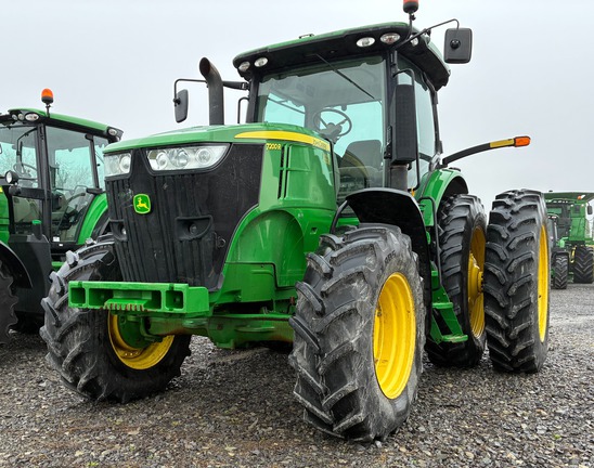 John Deere 7200R Tractor