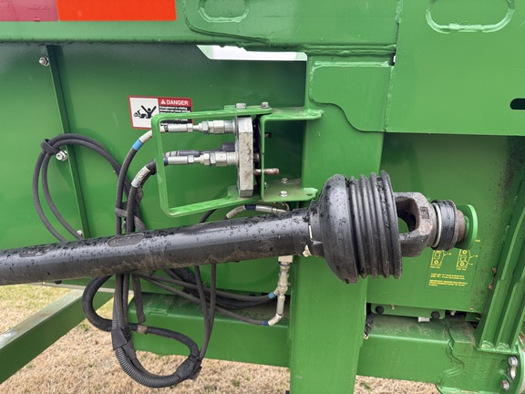 Photo of 2015 John Deere 608C